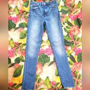 Abercrombie and Fitch Ultra High Rise Super Skinny Jeans sz 28/6 Reg
